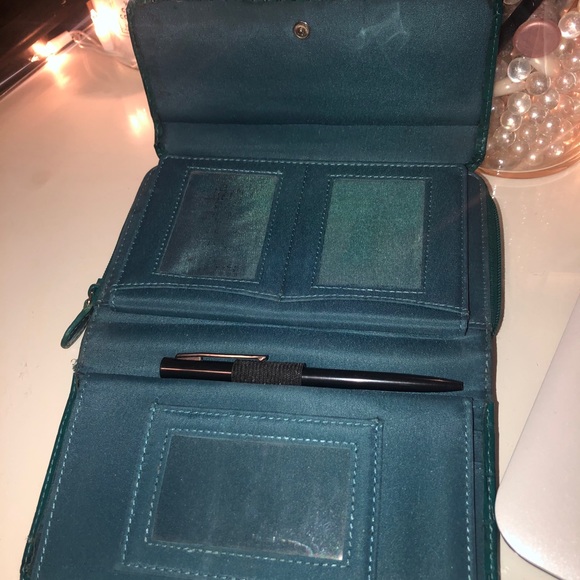 ✨3/$15✨Kate Landry wallet - Picture 5 of 6